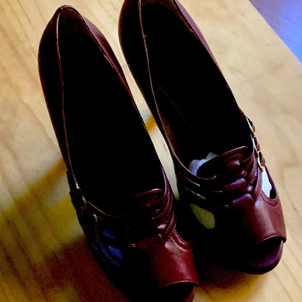 Hills burgundy leather